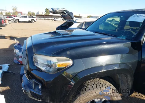 2017 Toyota Tacoma Trd Sport из США, поврежденный, VIN 3TMCZ5AN1HM044737